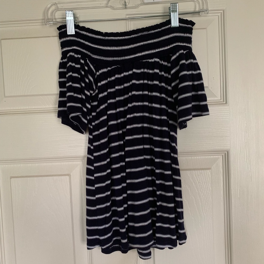 Blue and white top